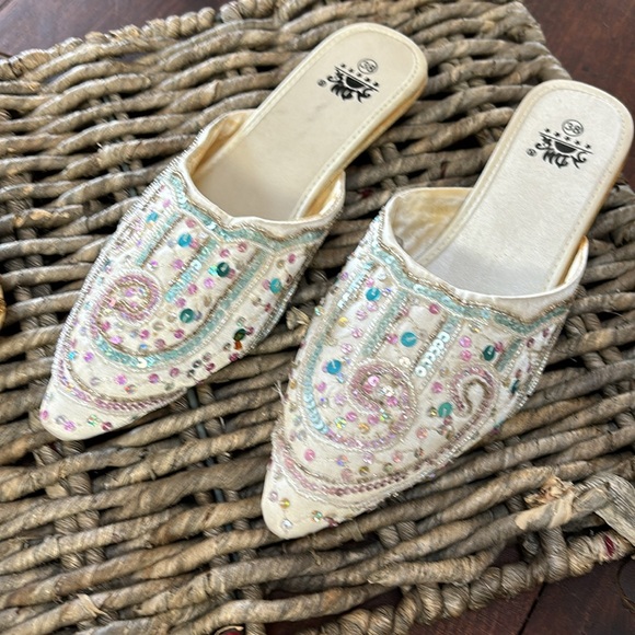 Genie Shoes- white sequined beadeed slip ons! - Picture 2 of 6